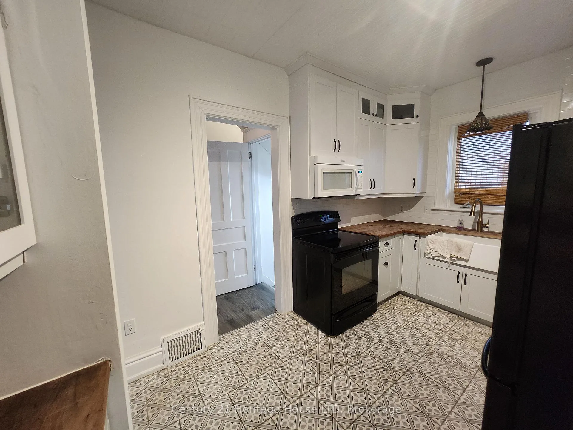 Photo 14 of 8269 Willoughby Drive, Niagara Falls, Chippawa — HOMEH