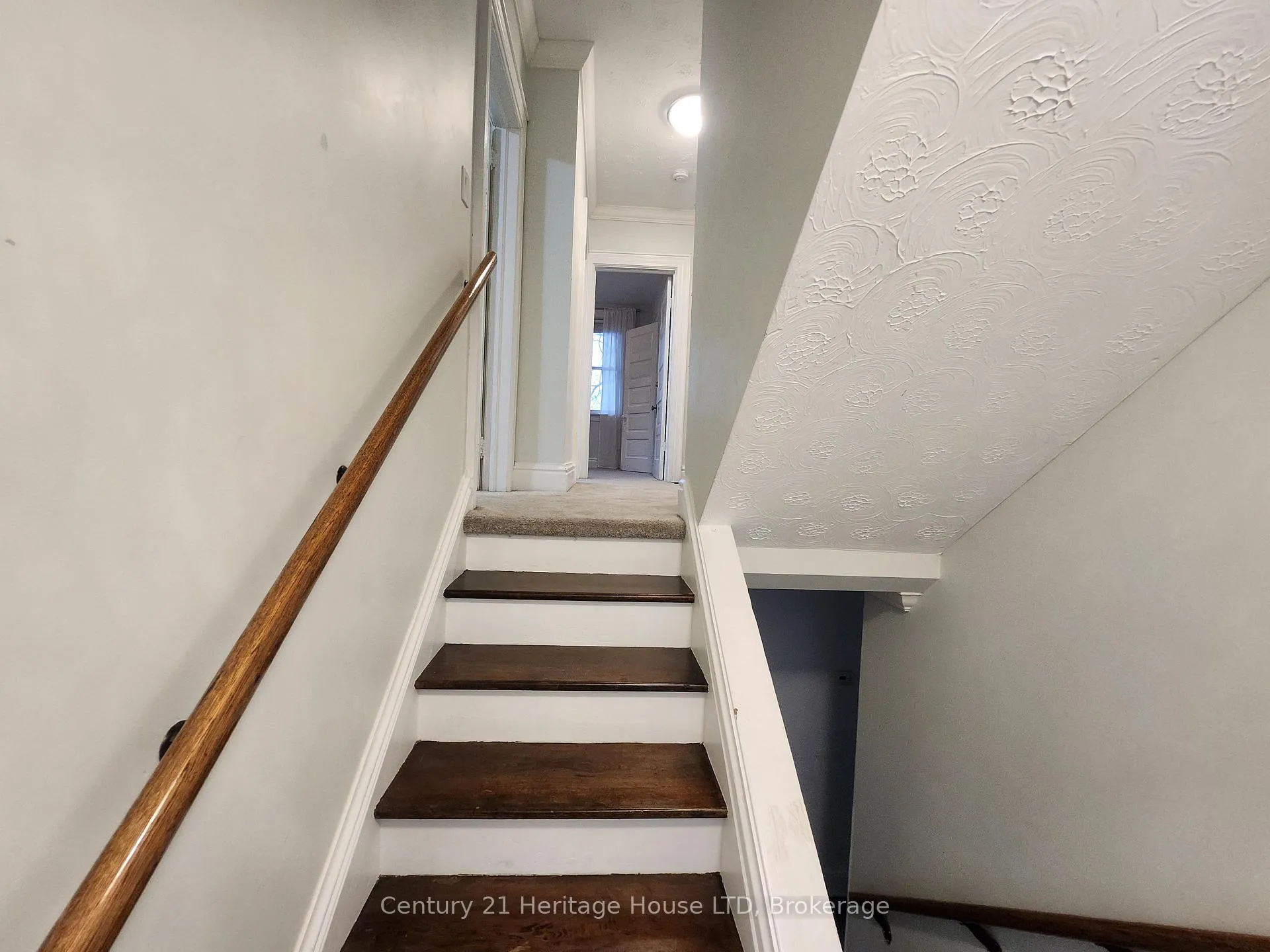 Photo 16 of 8269 Willoughby Drive, Niagara Falls, Chippawa — HOMEH