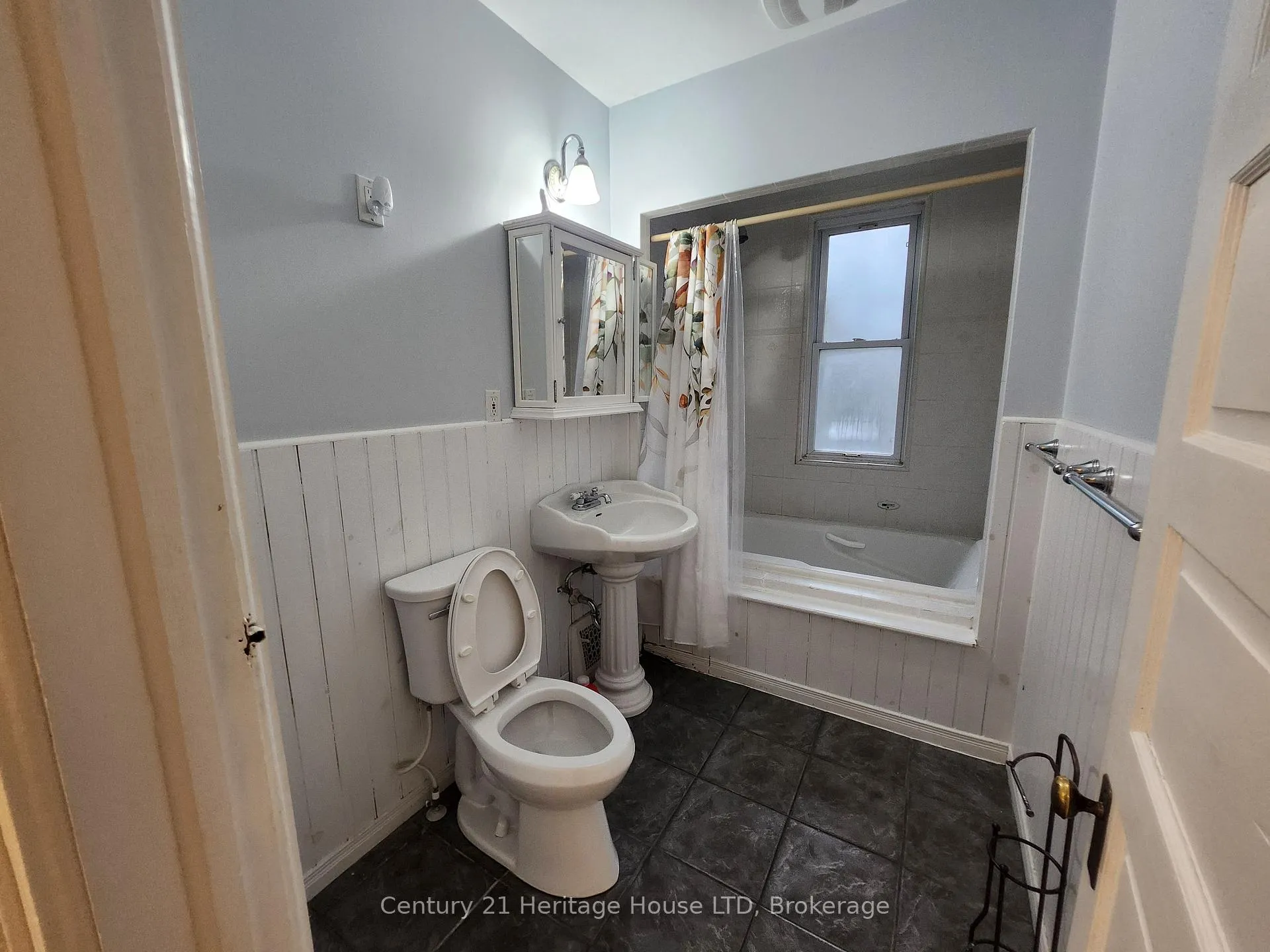 Photo 22 of 8269 Willoughby Drive, Niagara Falls, Chippawa — HOMEH