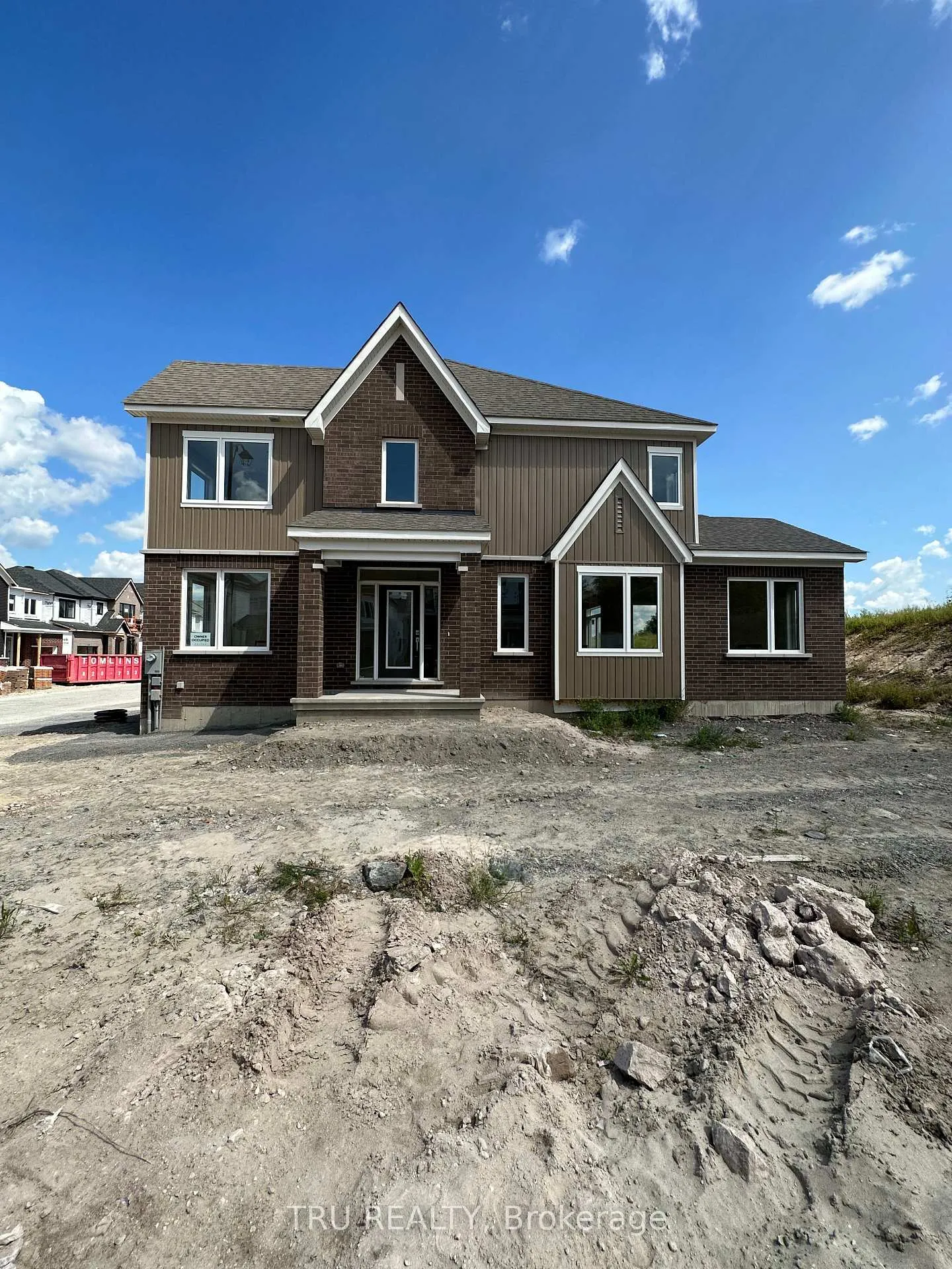 Front of 720 Eminence Street