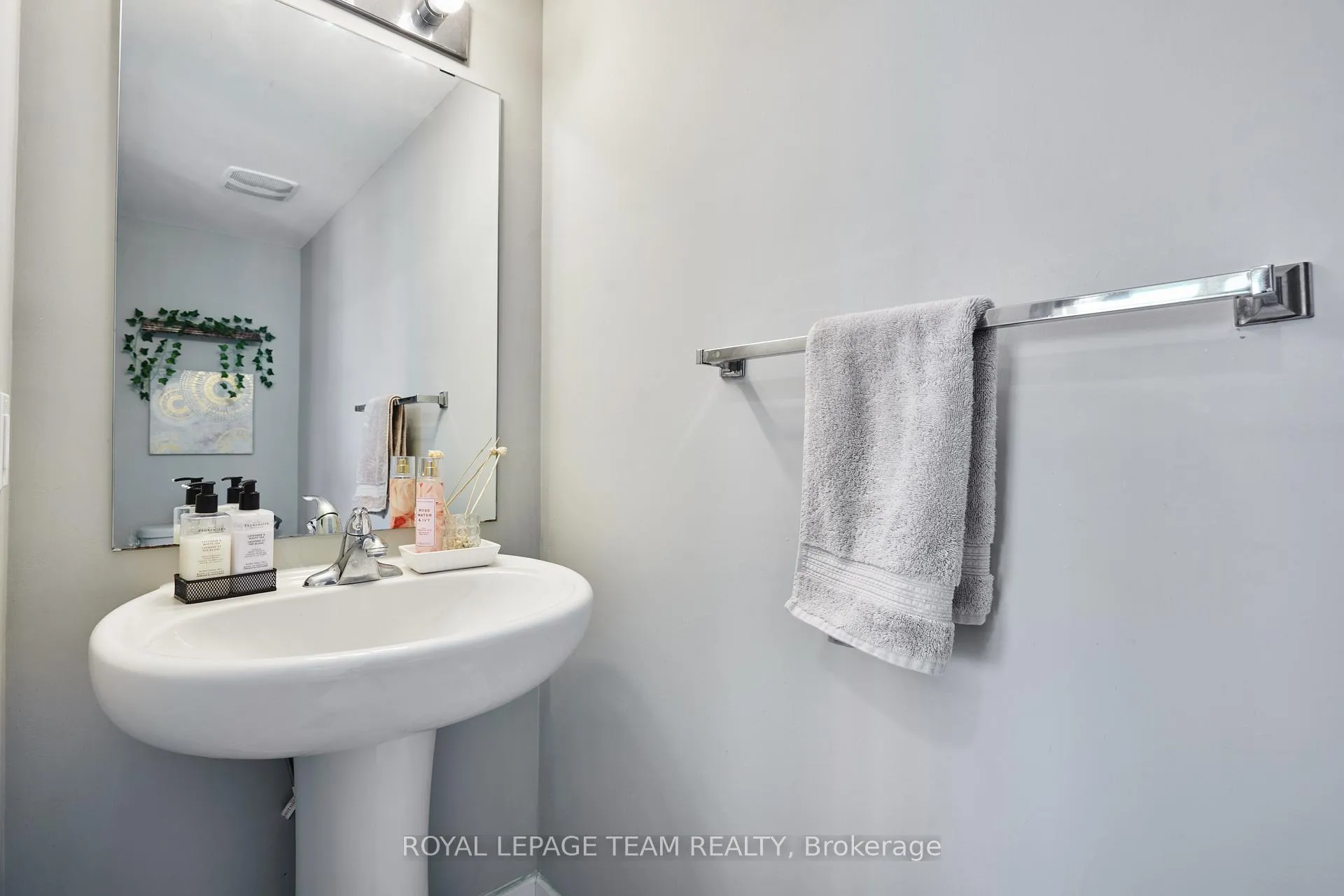 Photo 7 of 412 Terravita Private, Ottawa, Windsor Park Village — HOMEH