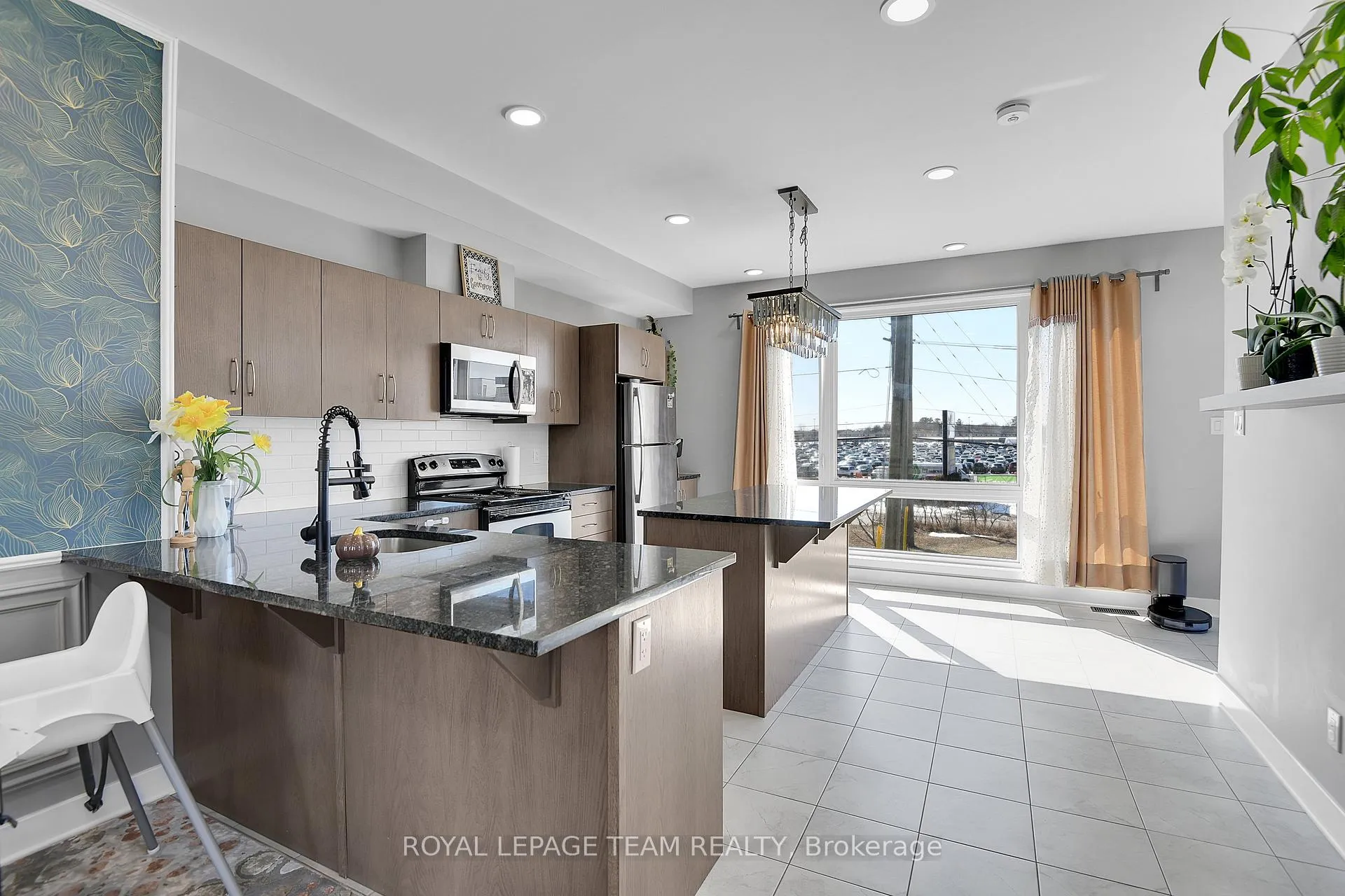 Photo 13 of 412 Terravita Private, Ottawa, Windsor Park Village — HOMEH