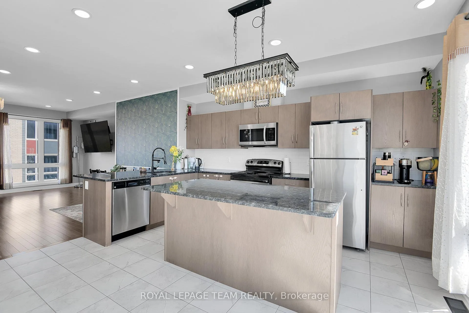 Photo 14 of 412 Terravita Private, Ottawa, Windsor Park Village — HOMEH
