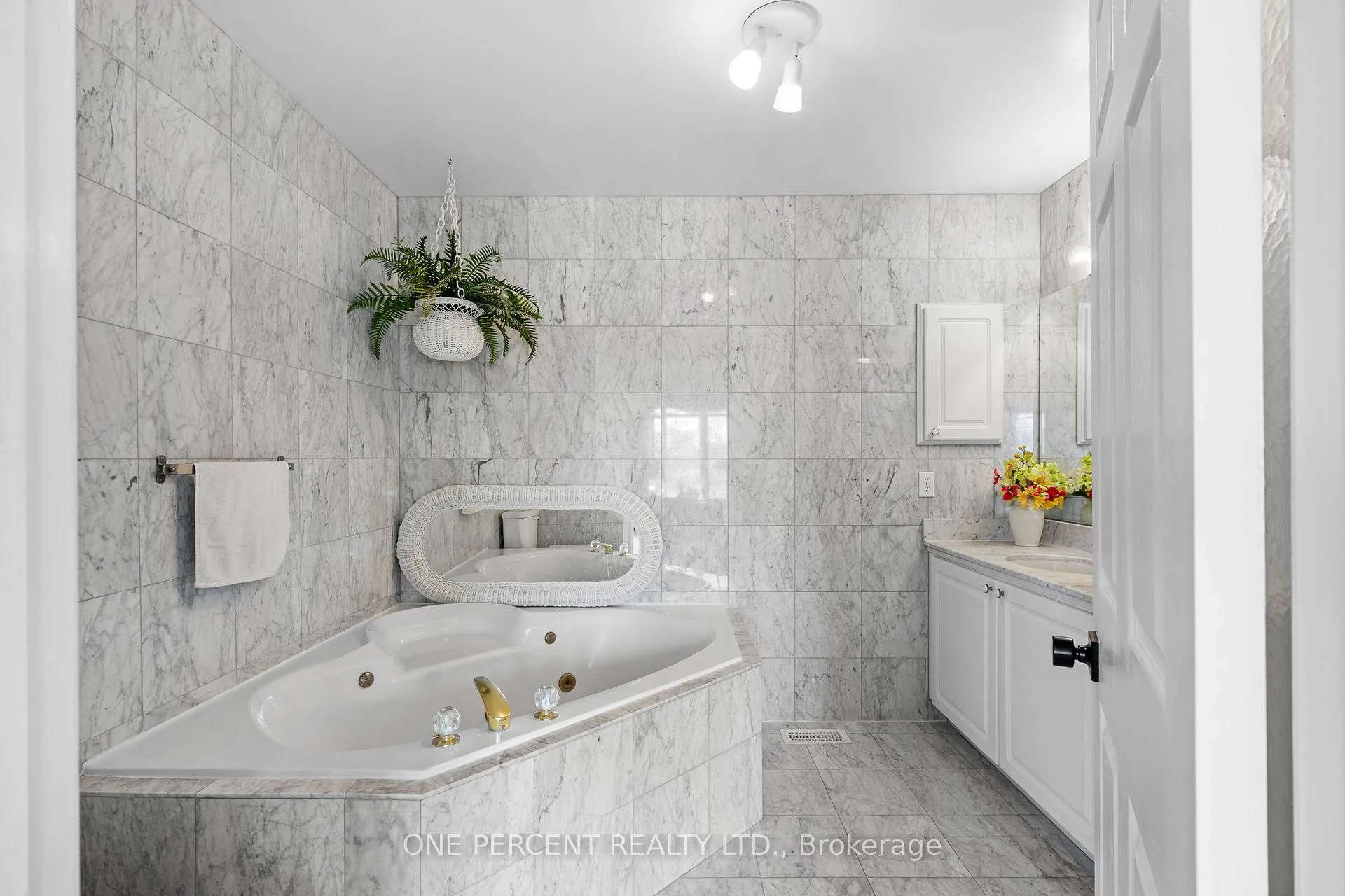 Photo 29 of 30 Maplehurst Avenue, Ottawa, Bayshore — HOMEH