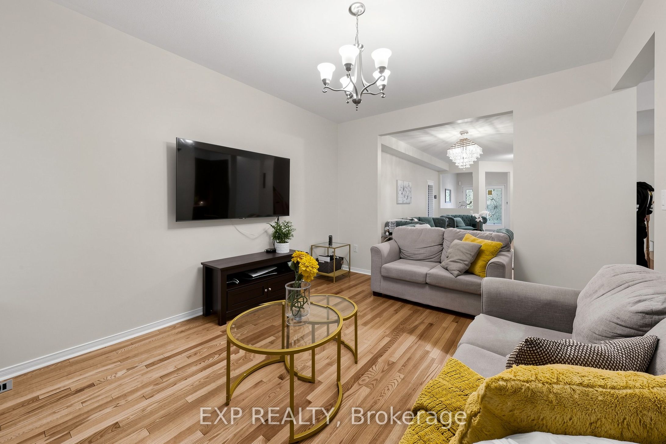 Photo 10 of 101 Cookview Drive, Brampton, Sandringham-Wellington — HOMEH