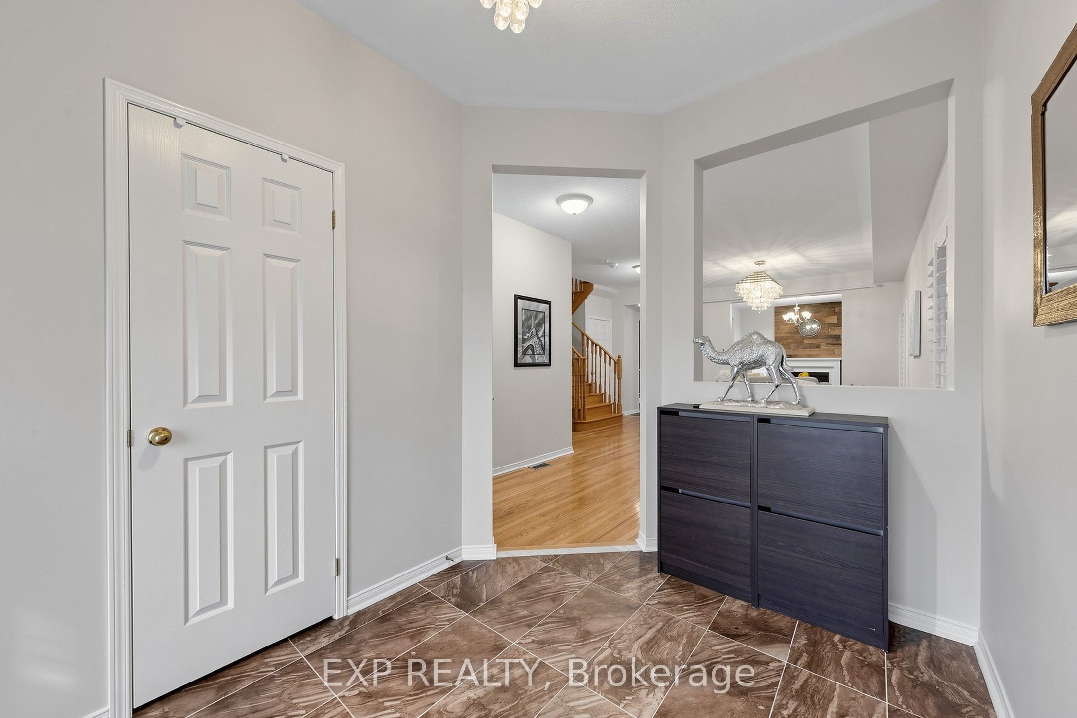 Photo 5 of 101 Cookview Drive, Brampton, Sandringham-Wellington — HOMEH