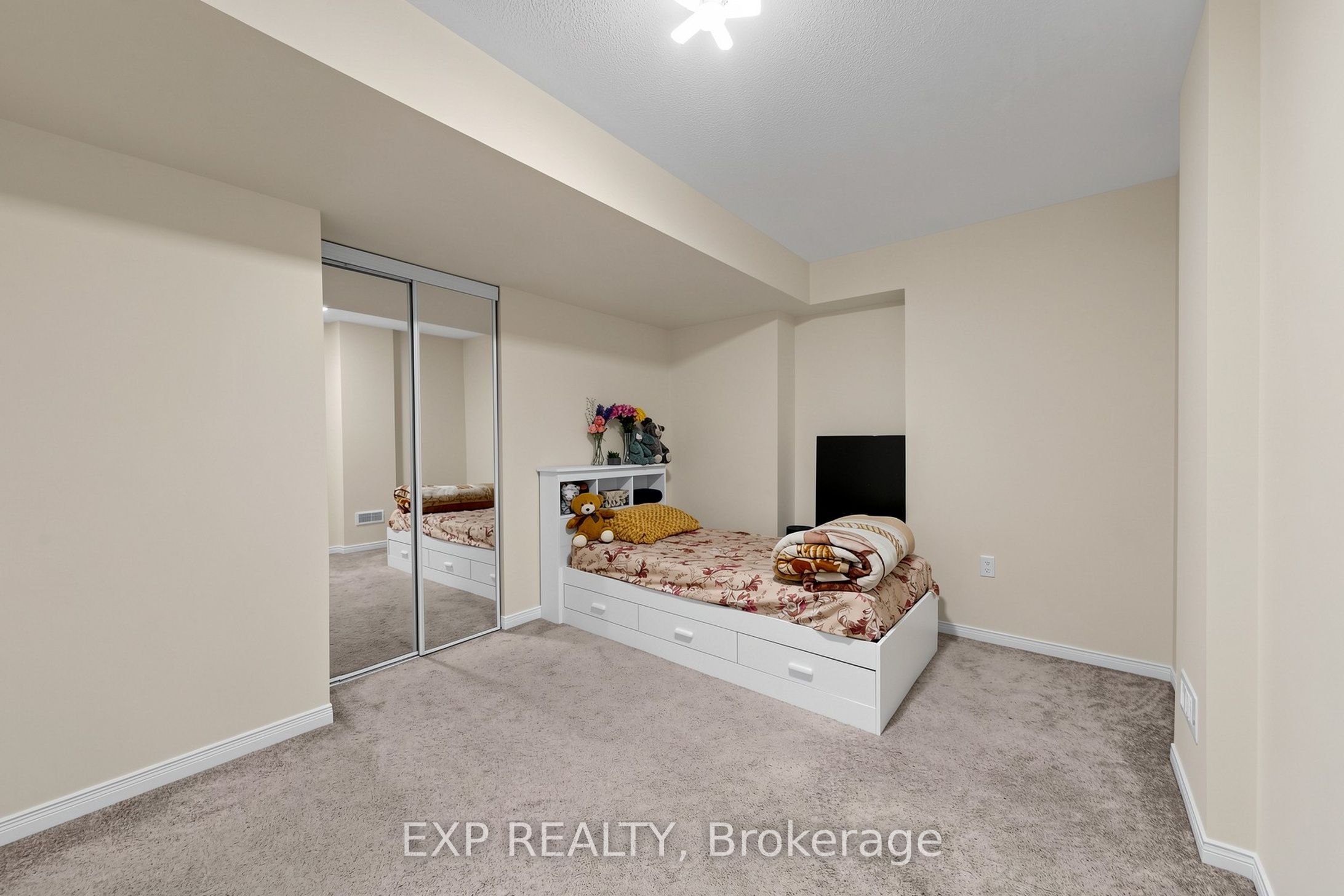 Photo 40 of 101 Cookview Drive, Brampton, Sandringham-Wellington — HOMEH