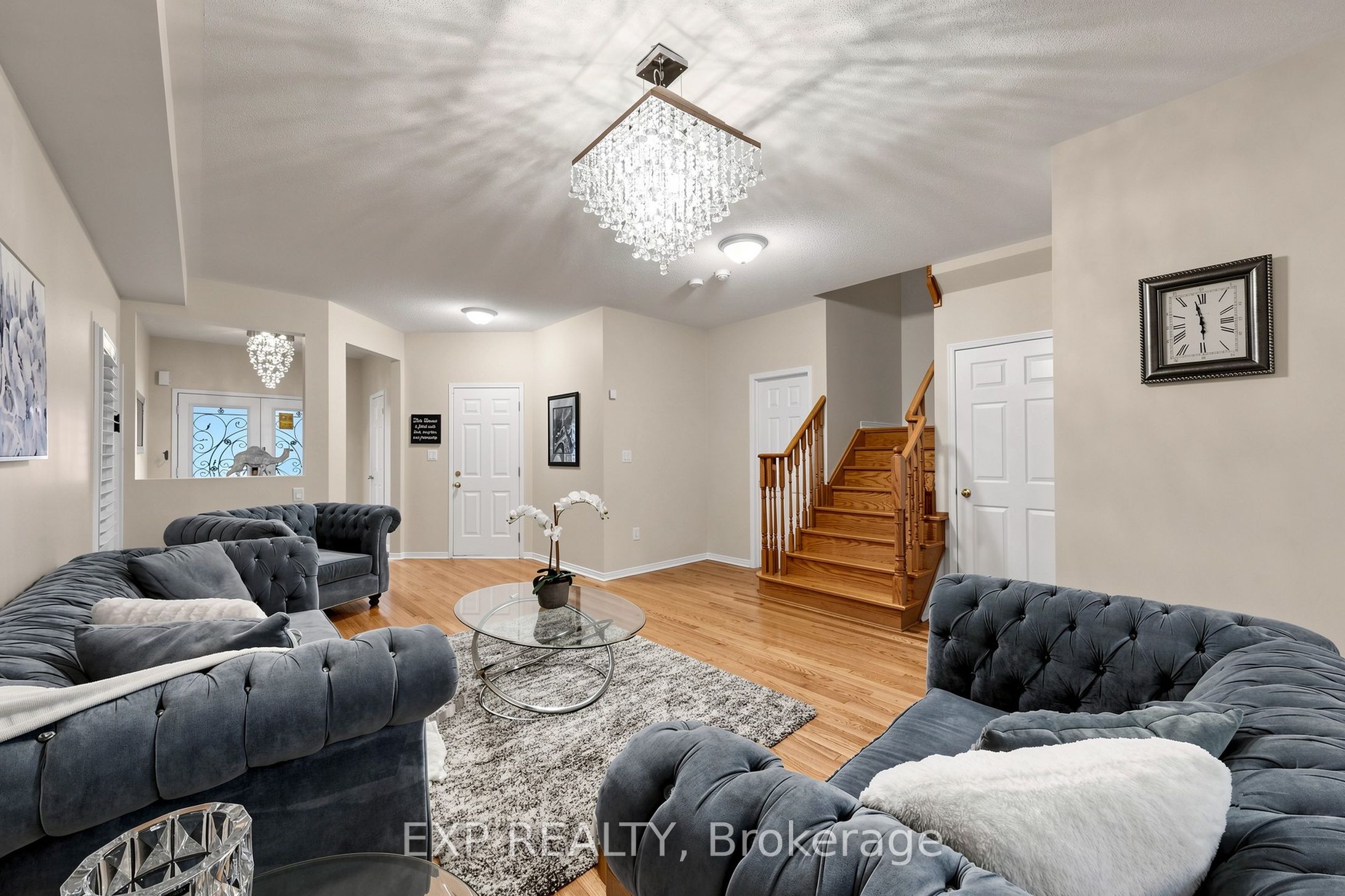Photo 8 of 101 Cookview Drive, Brampton, Sandringham-Wellington — HOMEH