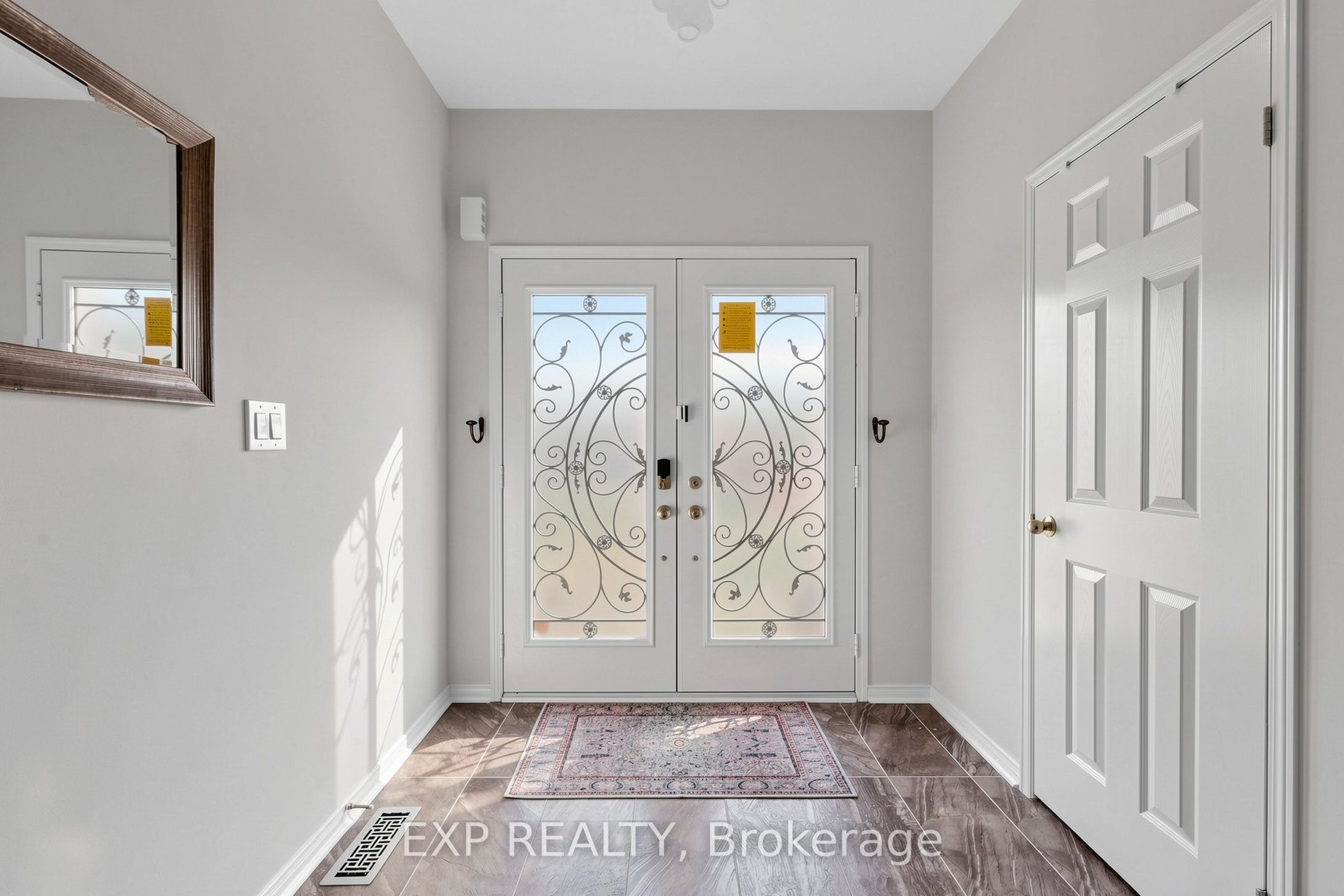 Photo 4 of 101 Cookview Drive, Brampton, Sandringham-Wellington — HOMEH