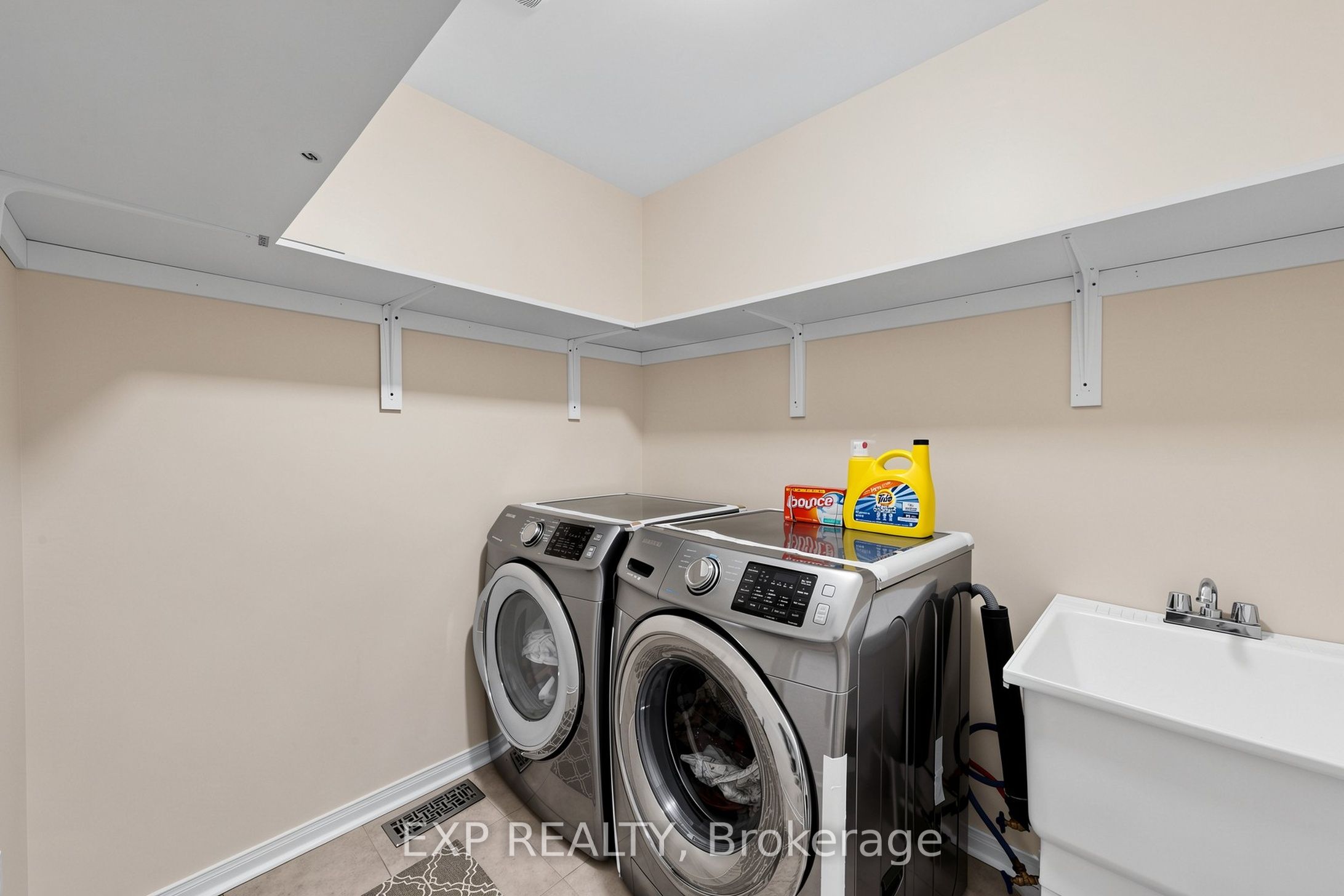 Photo 31 of 101 Cookview Drive, Brampton, Sandringham-Wellington — HOMEH