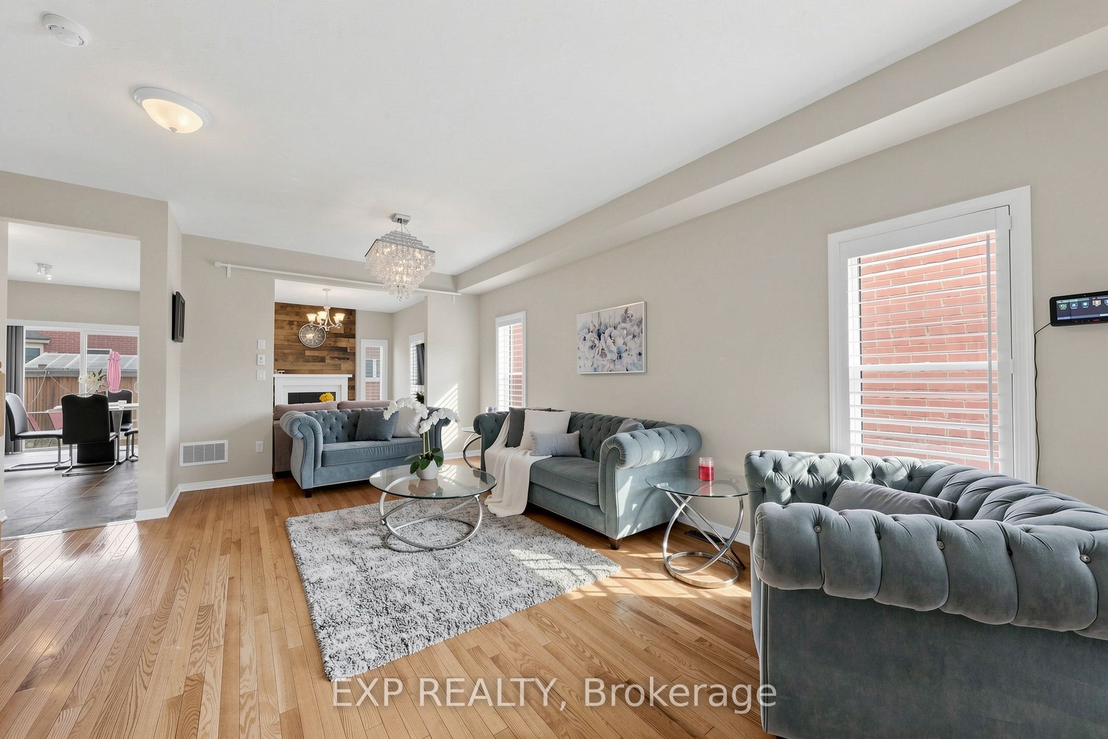 Photo 6 of 101 Cookview Drive, Brampton, Sandringham-Wellington — HOMEH
