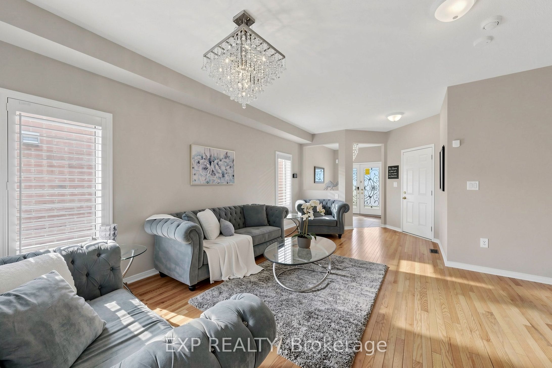 Photo 7 of 101 Cookview Drive, Brampton, Sandringham-Wellington — HOMEH