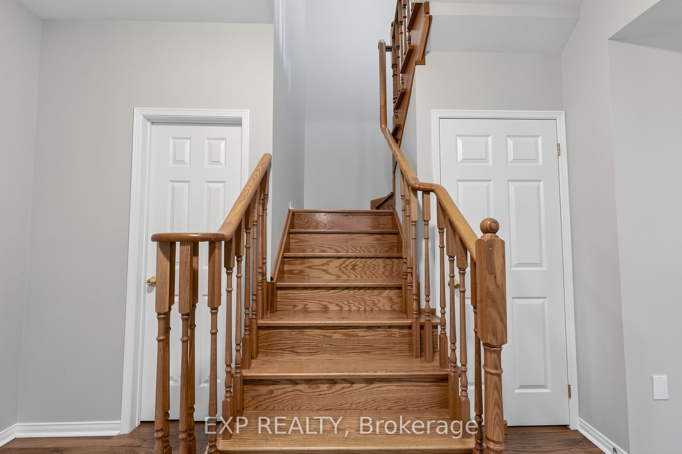 Photo 17 of 101 Cookview Drive, Brampton, Sandringham-Wellington — HOMEH