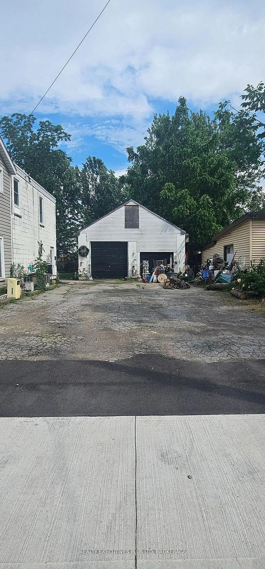 Photo 2 of 4020 Main Street, Niagara Falls, Chippawa — HOMEH