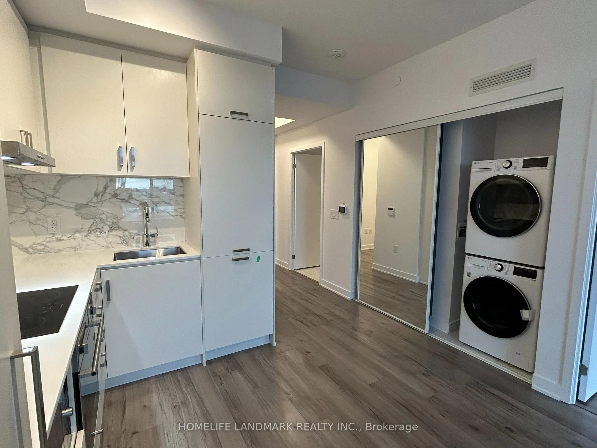 Photo 7 of Unit 1511, 60 Honeycrisp Crescent, Vaughan, Vaughan Corporate Centre — HOMEH