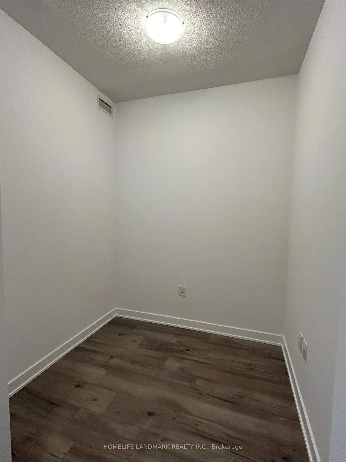 Photo 12 of Unit 1511, 60 Honeycrisp Crescent, Vaughan, Vaughan Corporate Centre — HOMEH