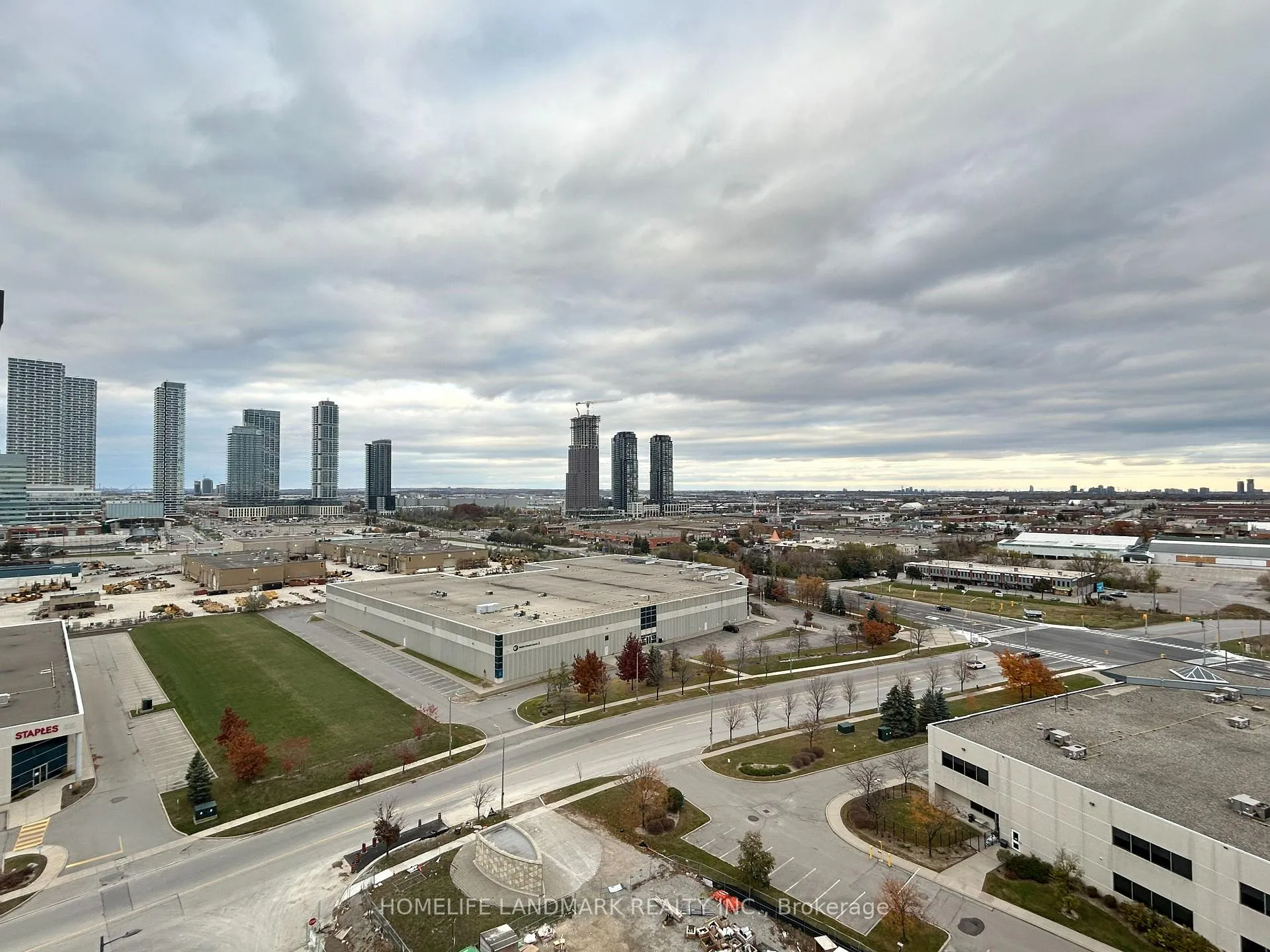 Photo 14 of Unit 1511, 60 Honeycrisp Crescent, Vaughan, Vaughan Corporate Centre — HOMEH