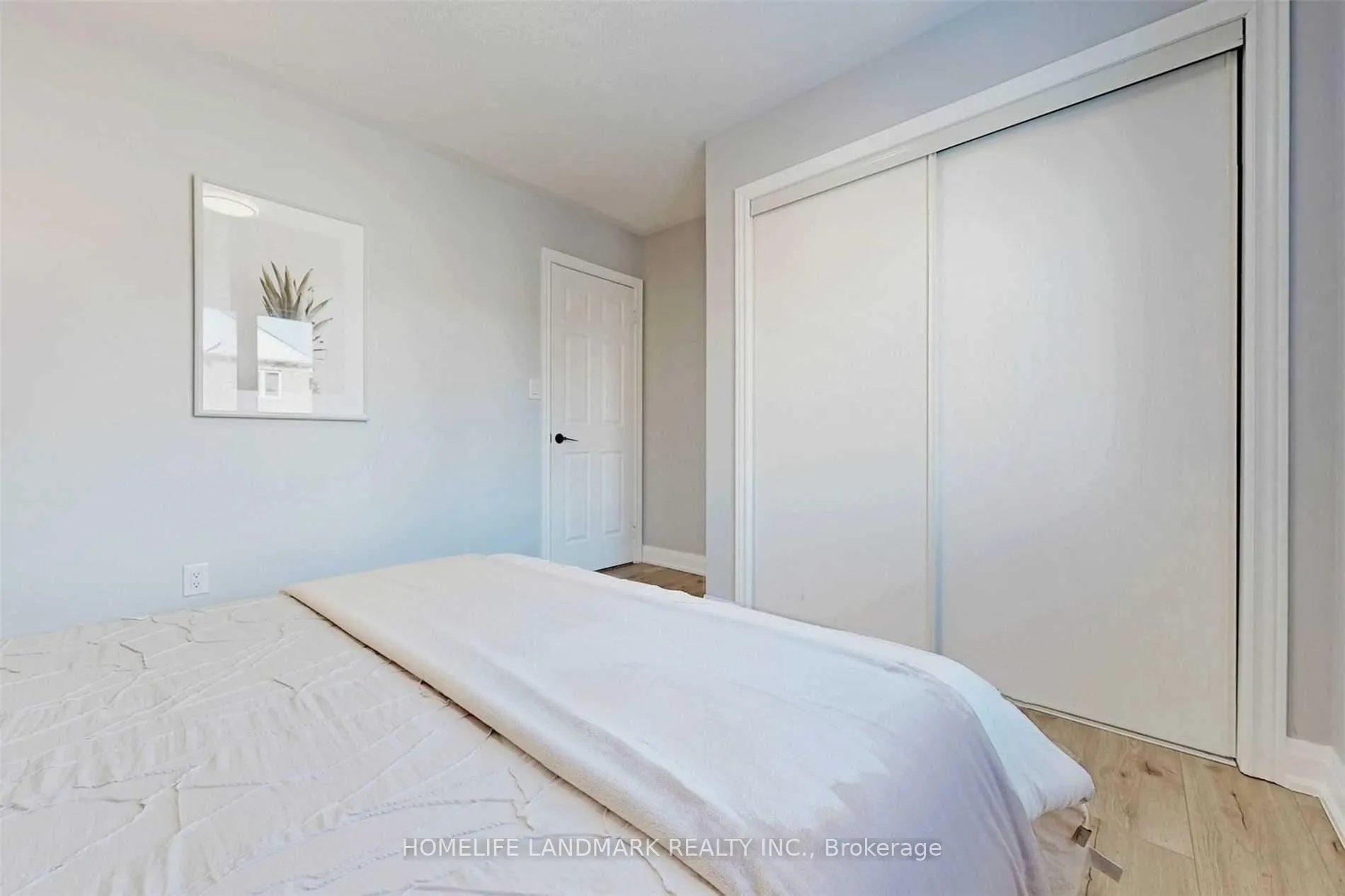 Photo 16 of Unit A, 172 District Avenue, Vaughan, Maple — HOMEH