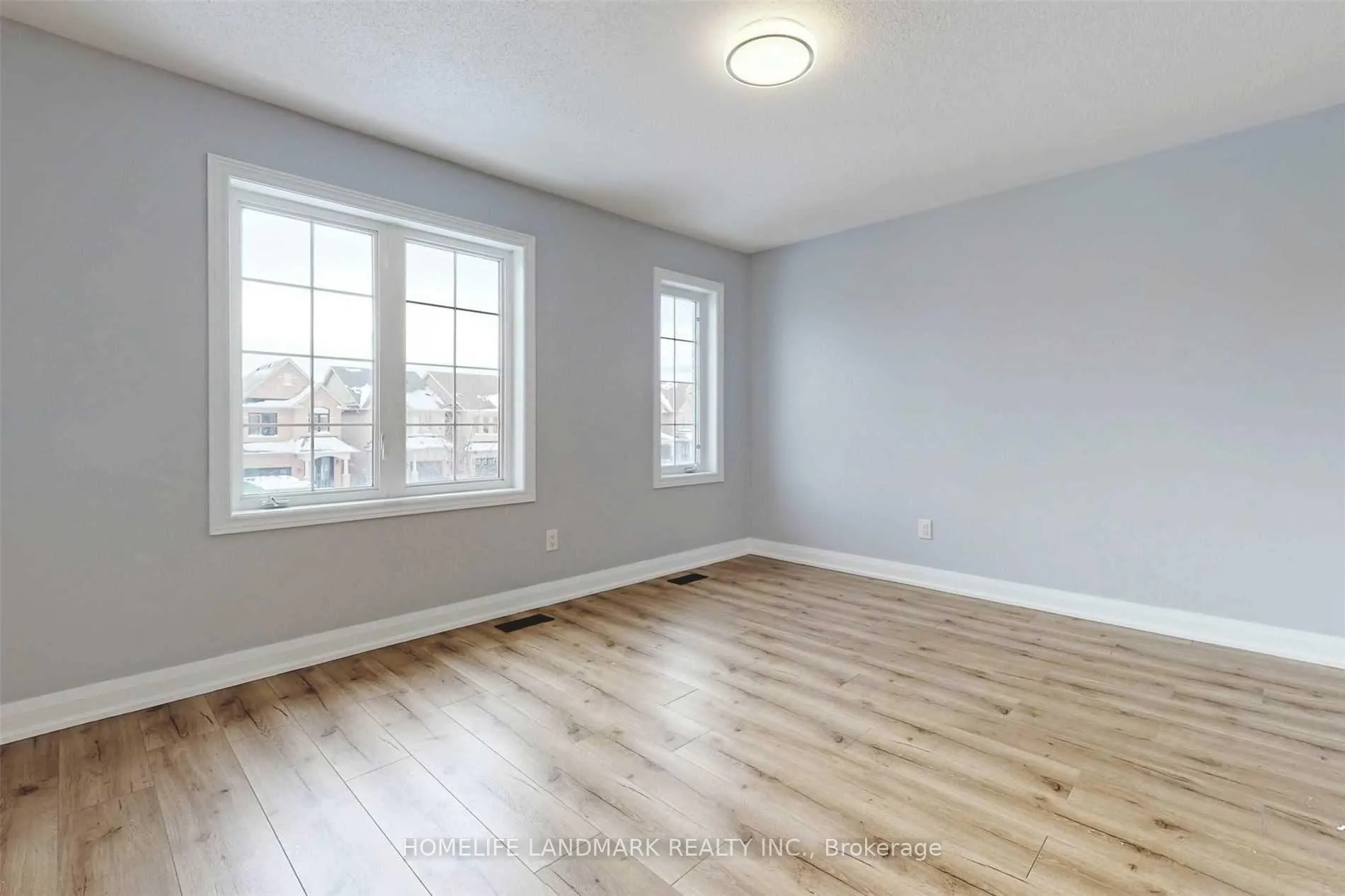 Photo 20 of Unit A, 172 District Avenue, Vaughan, Maple — HOMEH