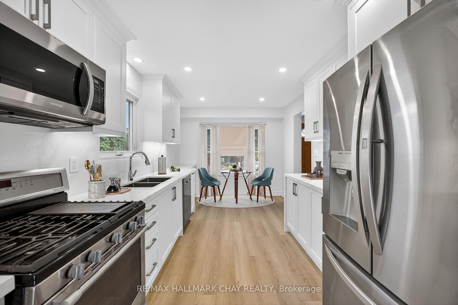 Photo 2 of 714 Candaras Street, Innisfil, Alcona — HOMEH