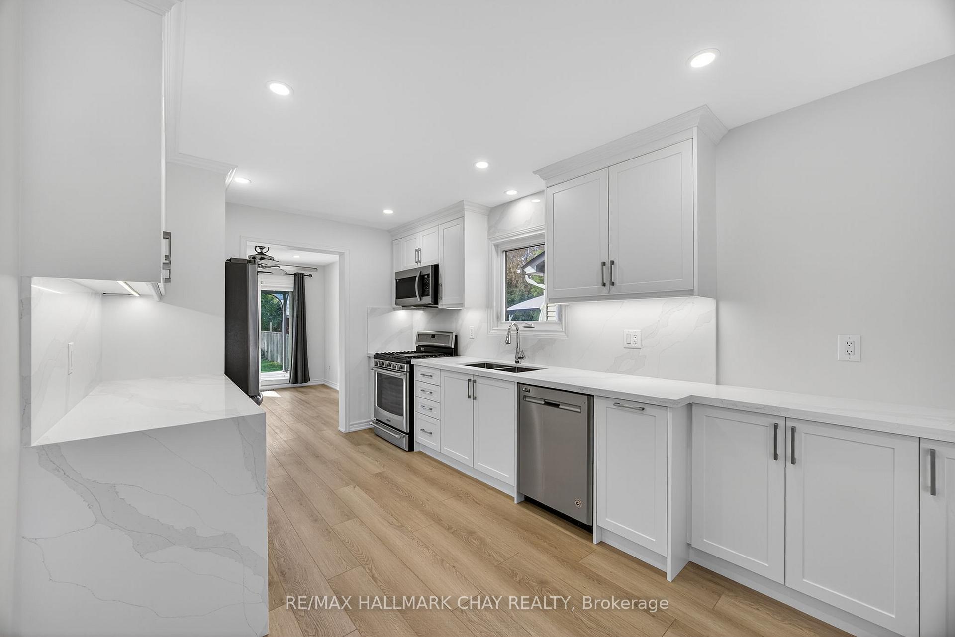 Photo 3 of 714 Candaras Street, Innisfil, Alcona — HOMEH