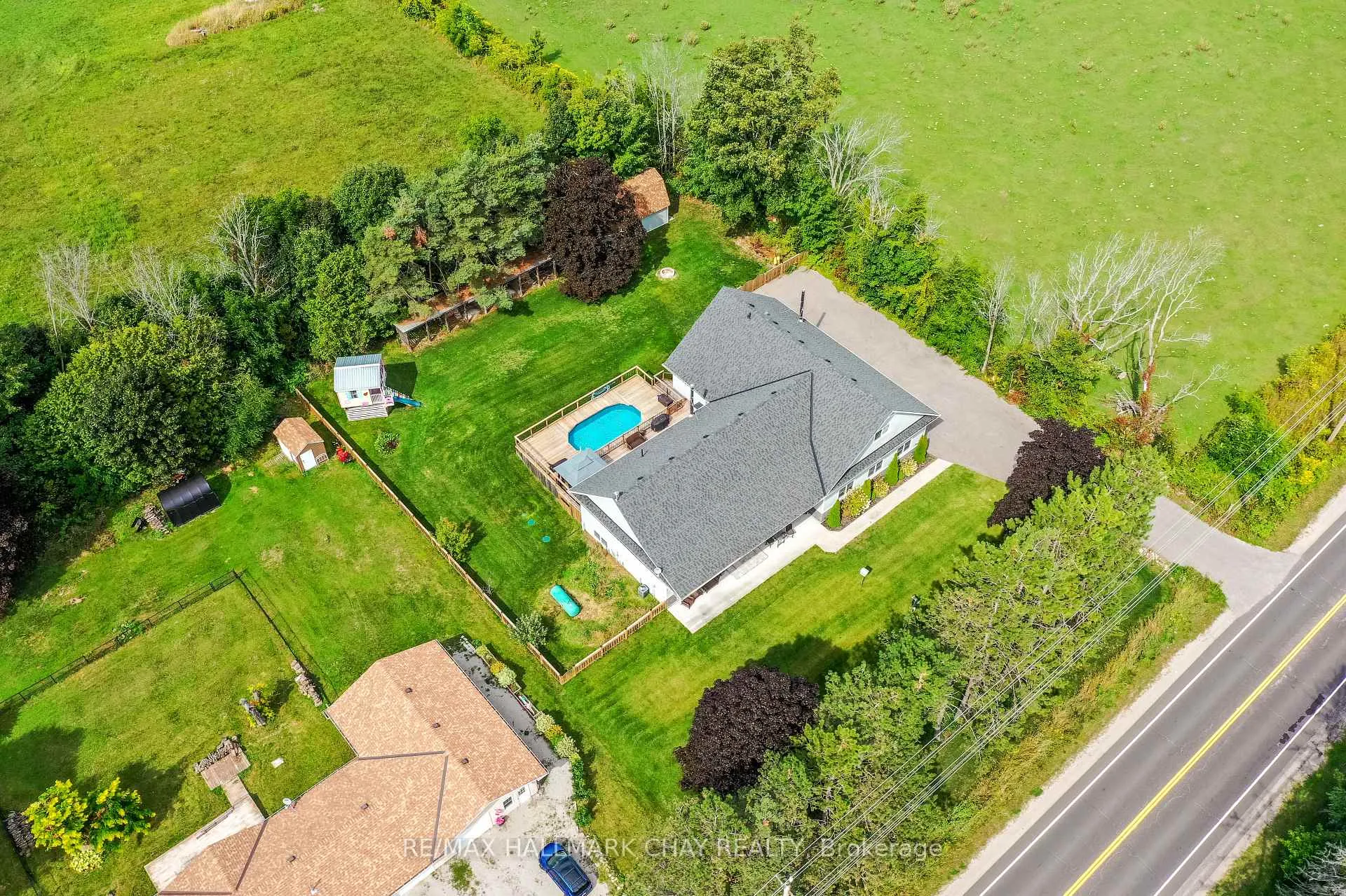 Photo 2 of 4936 Vasey Road, Midland — HOMEH