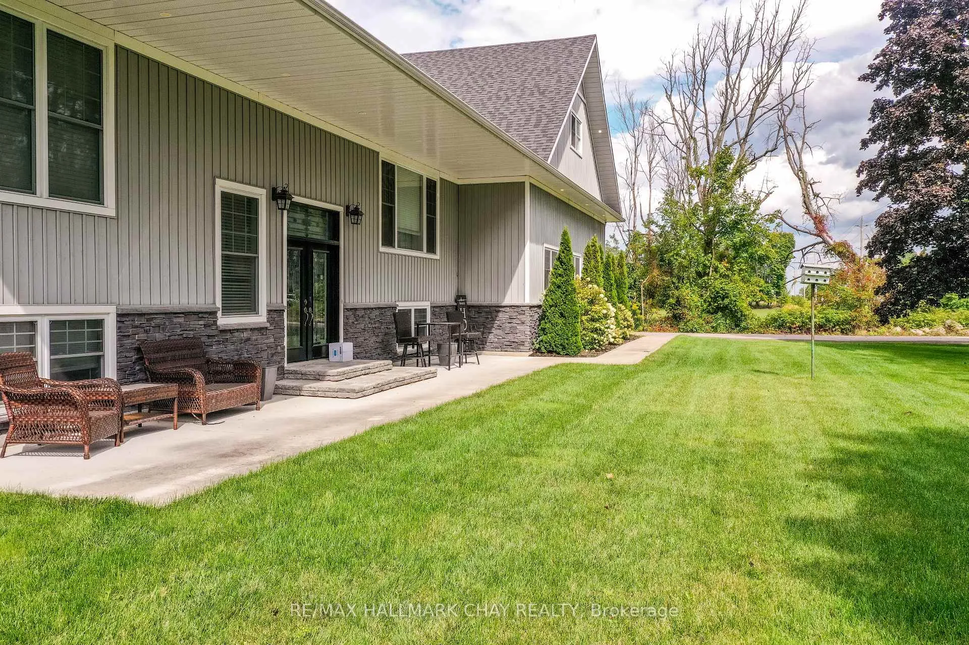 Photo 3 of 4936 Vasey Road, Midland — HOMEH