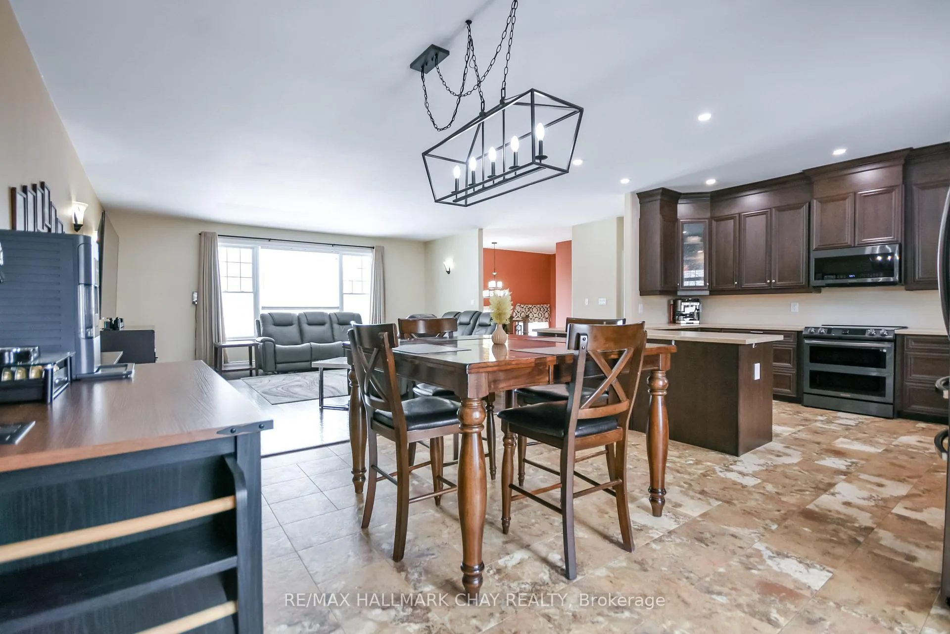 Photo 7 of 4936 Vasey Road, Midland — HOMEH