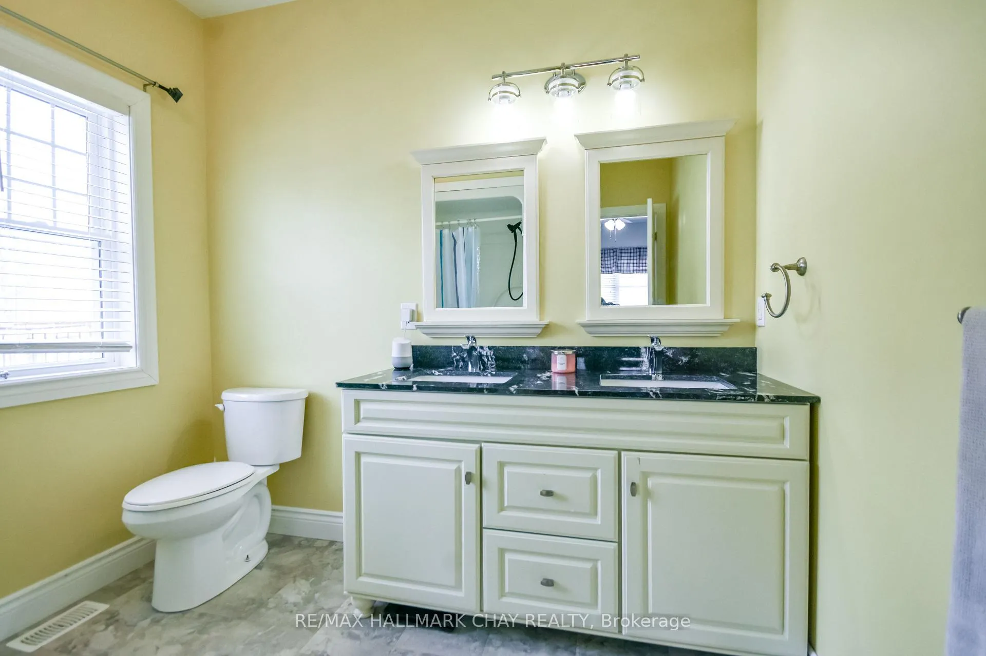 Photo 12 of 4936 Vasey Road, Midland — HOMEH