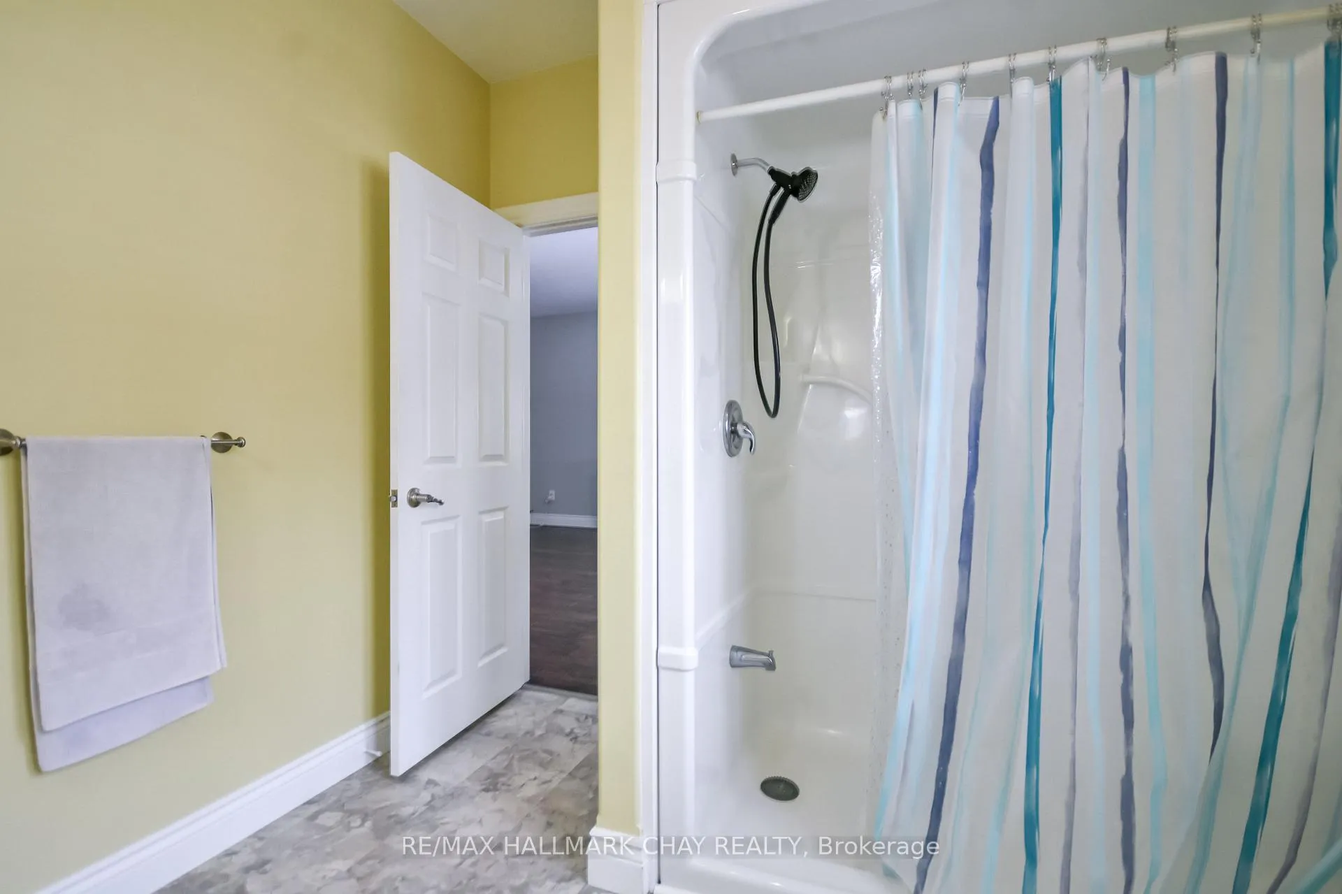 Photo 13 of 4936 Vasey Road, Midland — HOMEH