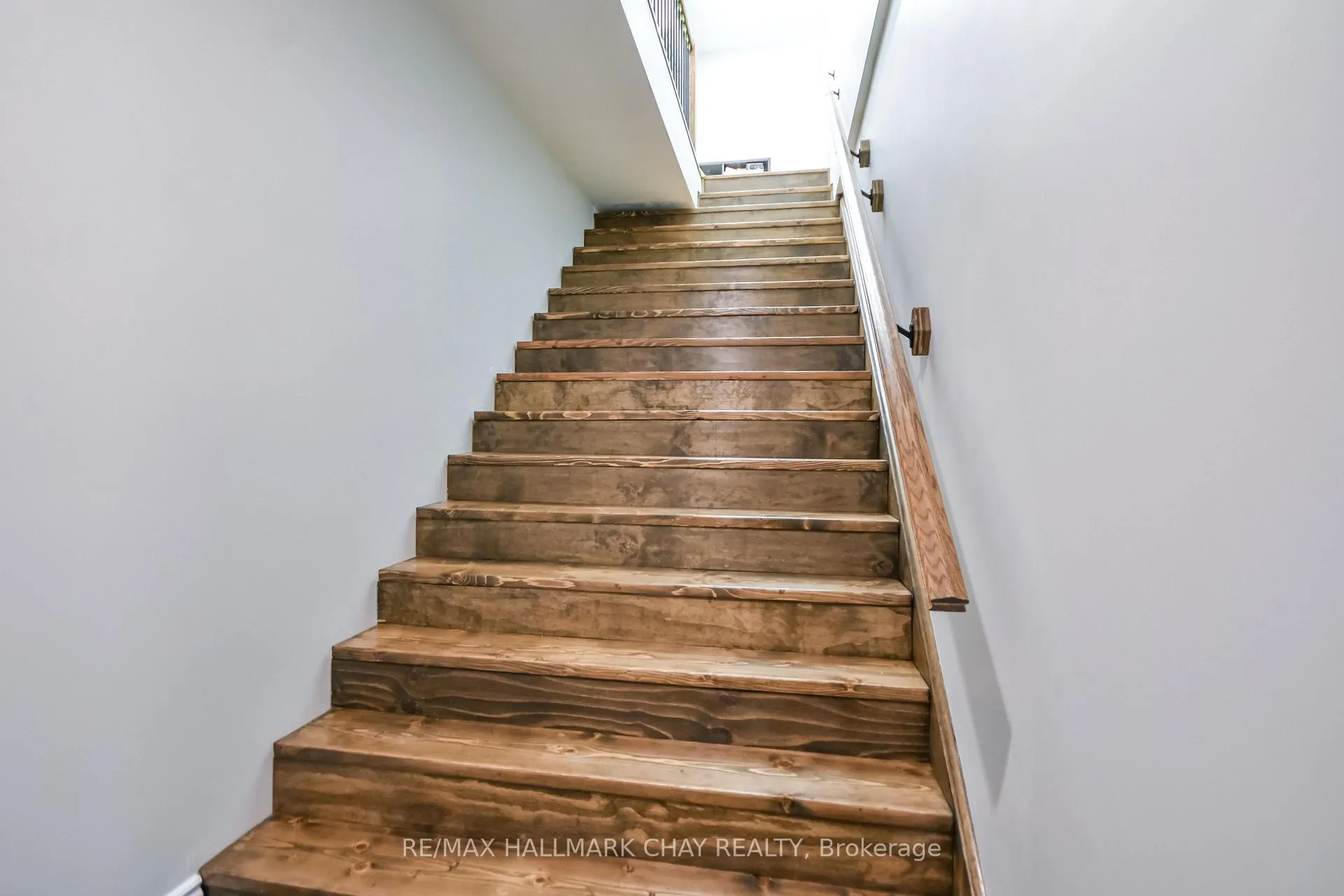 Photo 16 of 4936 Vasey Road, Midland — HOMEH