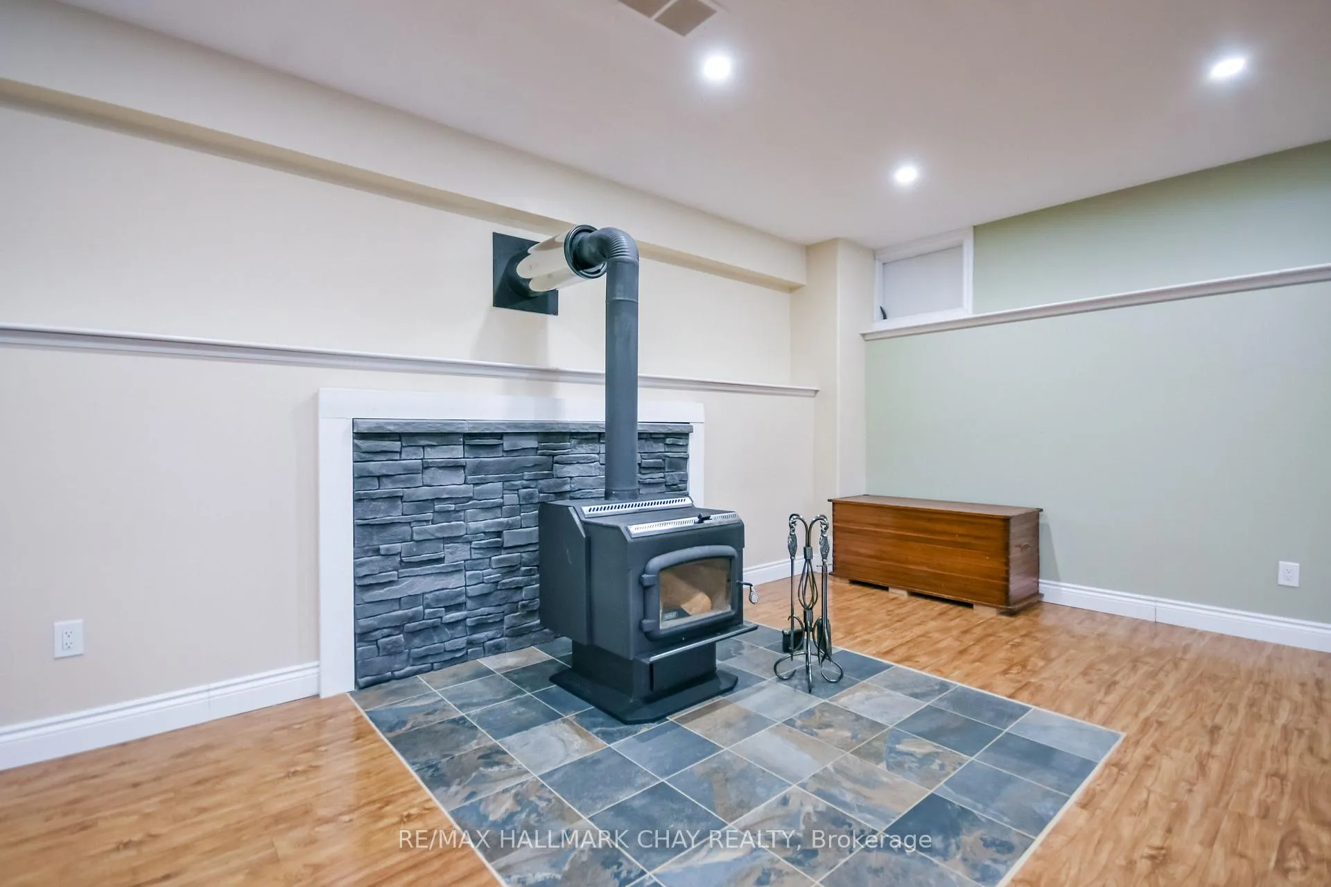 Photo 29 of 4936 Vasey Road, Midland — HOMEH