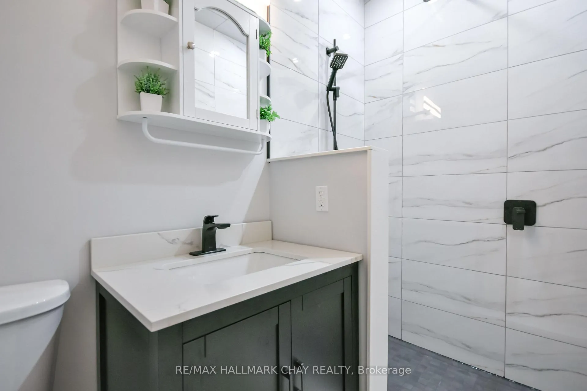 Photo 34 of 4936 Vasey Road, Midland — HOMEH