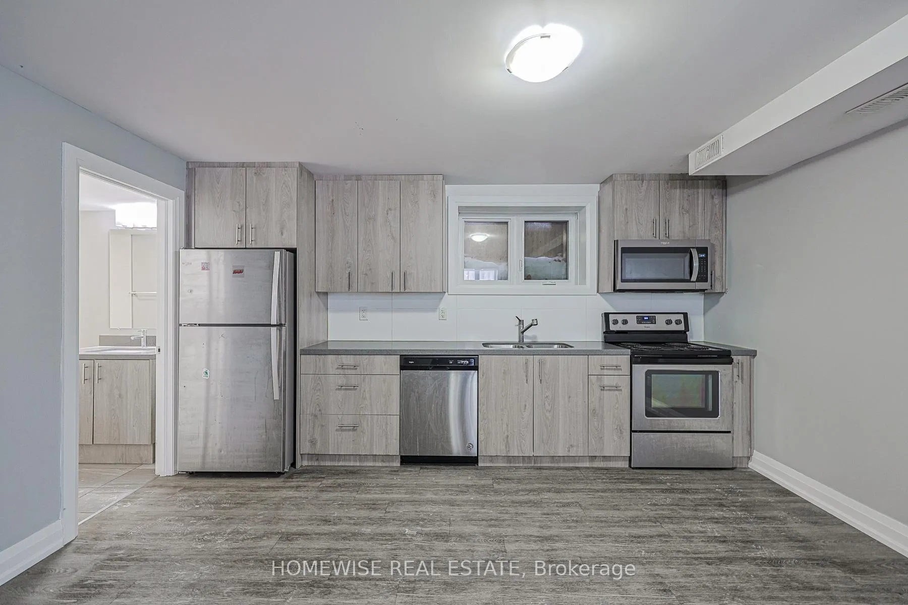 Front of Unit B01, 814 Glencairn Avenue