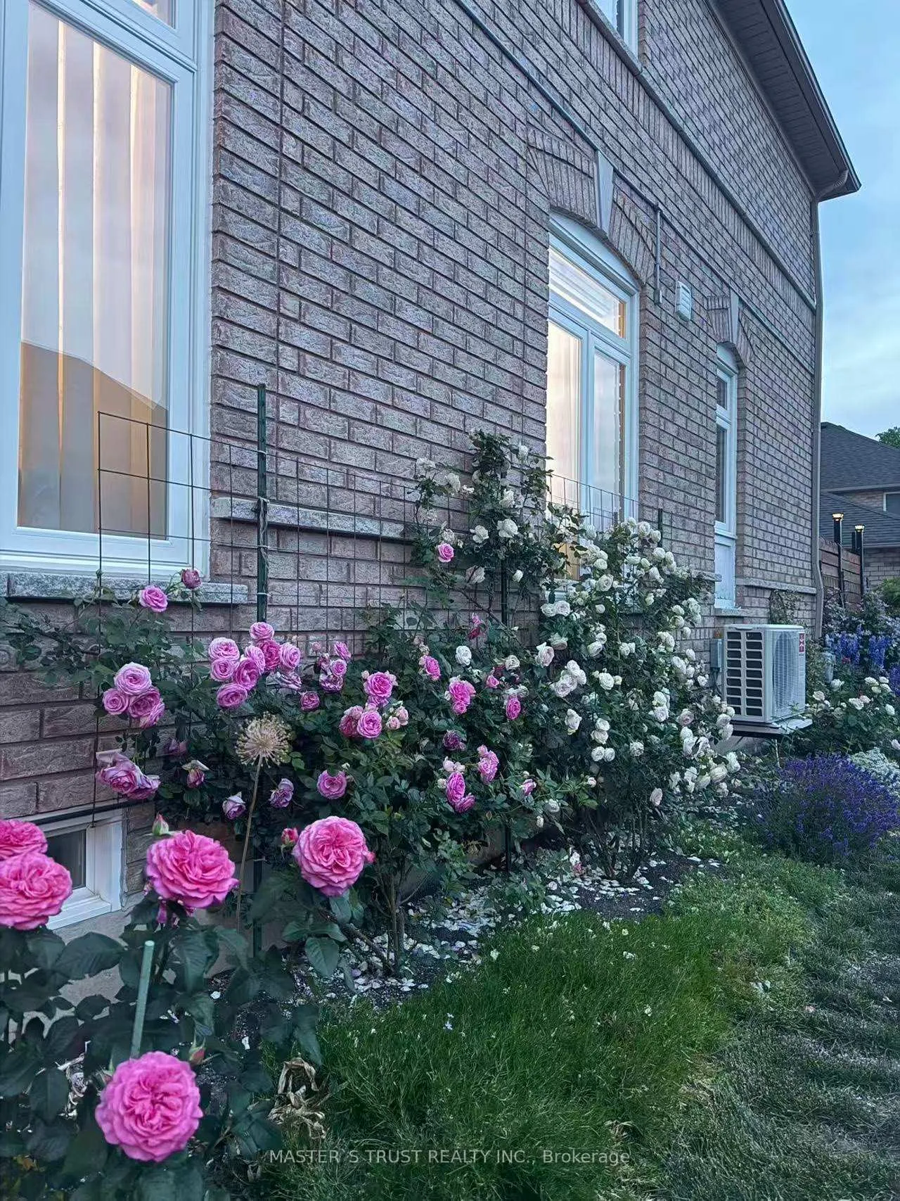 Photo 2 of 55 Russell Hill Road, Markham, Berczy — HOMEH