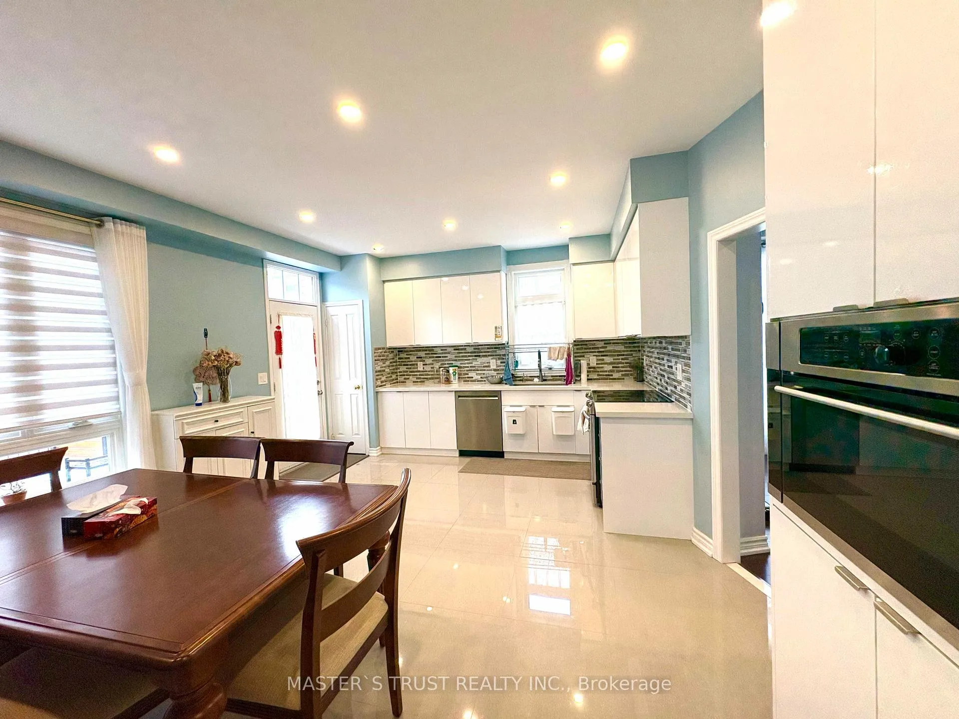 Photo 5 of 55 Russell Hill Road, Markham, Berczy — HOMEH