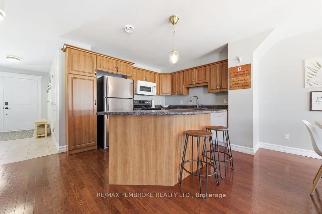 Photo 9 of 2095 Sandstone Crescent, Petawawa — HOMEH