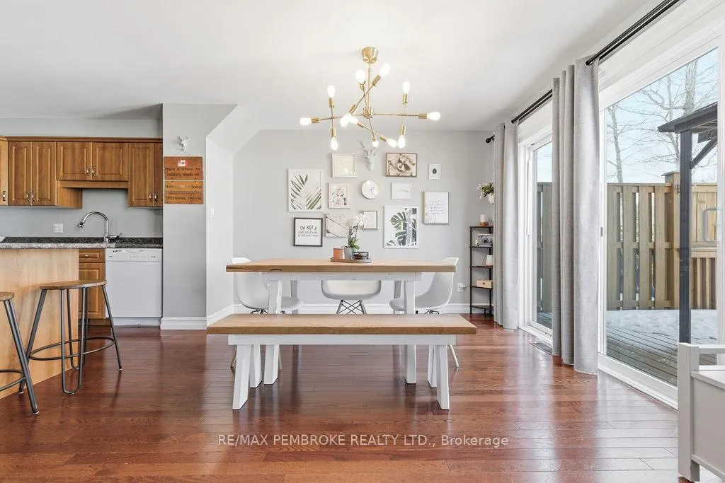 Photo 16 of 2095 Sandstone Crescent, Petawawa — HOMEH