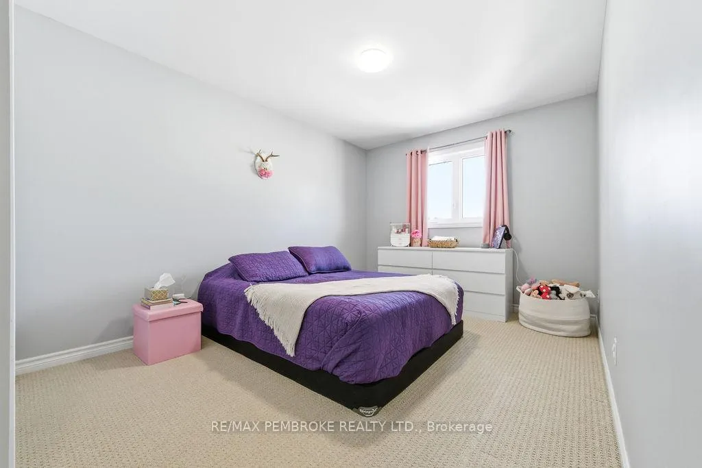 Photo 24 of 2095 Sandstone Crescent, Petawawa — HOMEH