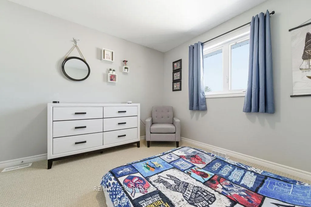 Photo 27 of 2095 Sandstone Crescent, Petawawa — HOMEH