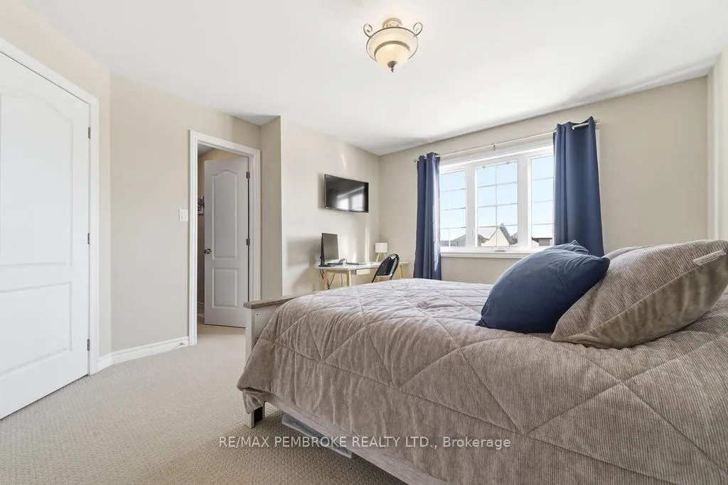 Photo 31 of 2095 Sandstone Crescent, Petawawa — HOMEH