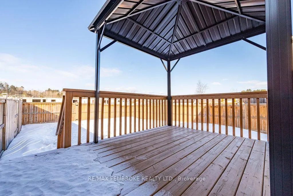 Photo 42 of 2095 Sandstone Crescent, Petawawa — HOMEH