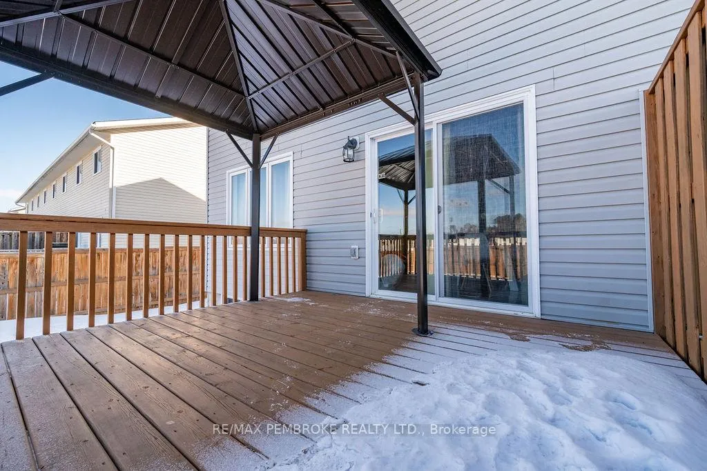 Photo 43 of 2095 Sandstone Crescent, Petawawa — HOMEH