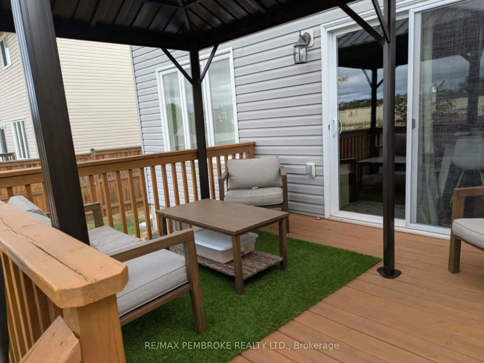Photo 46 of 2095 Sandstone Crescent, Petawawa — HOMEH
