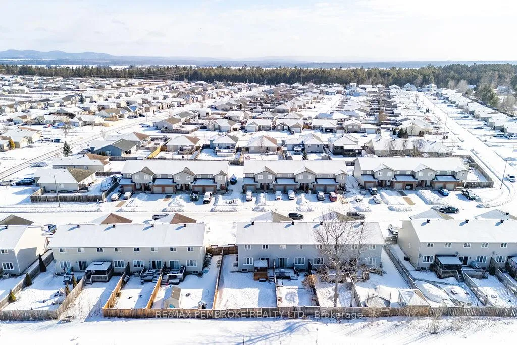 Photo 49 of 2095 Sandstone Crescent, Petawawa — HOMEH