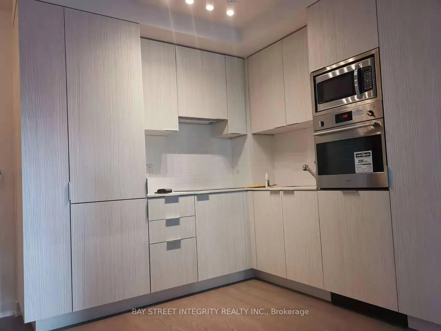 Photo 3 of Unit 610, 11 Wellesley Street, Toronto, Bay Street Corridor — HOMEH