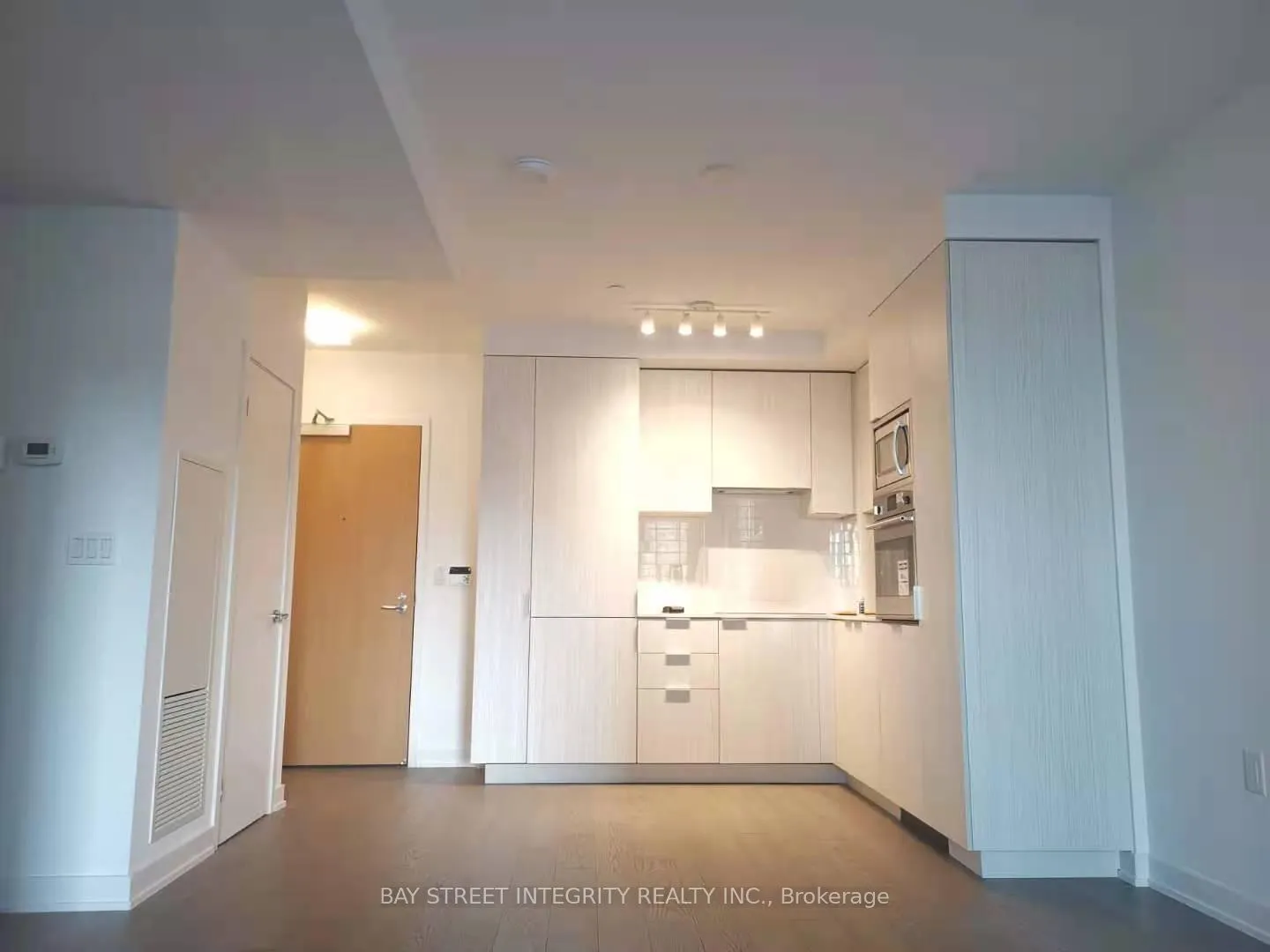 Photo 6 of Unit 610, 11 Wellesley Street, Toronto, Bay Street Corridor — HOMEH