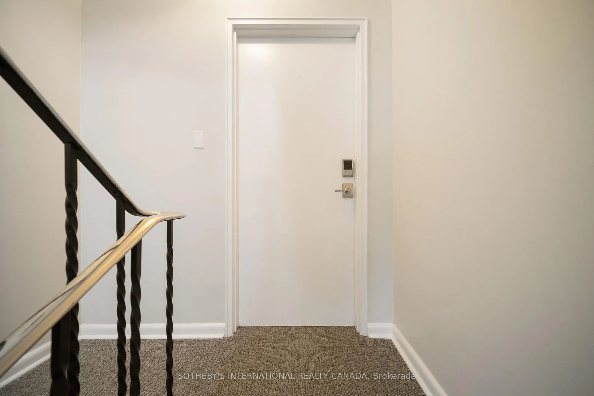 Photo 2 of Unit 2, 207 St. Clements Avenue, Toronto, Yonge-Eglinton — HOMEH