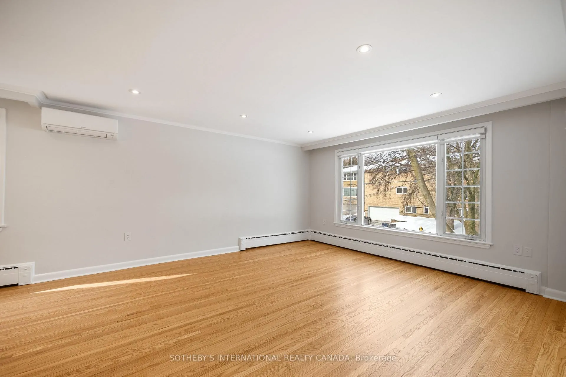 Photo 4 of Unit 2, 207 St. Clements Avenue, Toronto, Yonge-Eglinton — HOMEH
