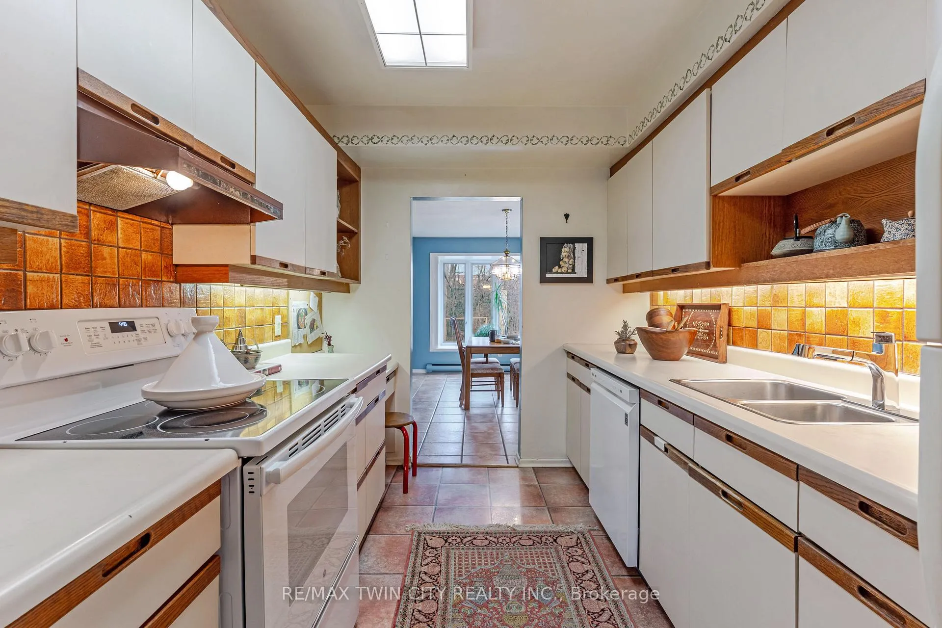 Photo 15 of 390 Tamarack Drive, Waterloo — HOMEH